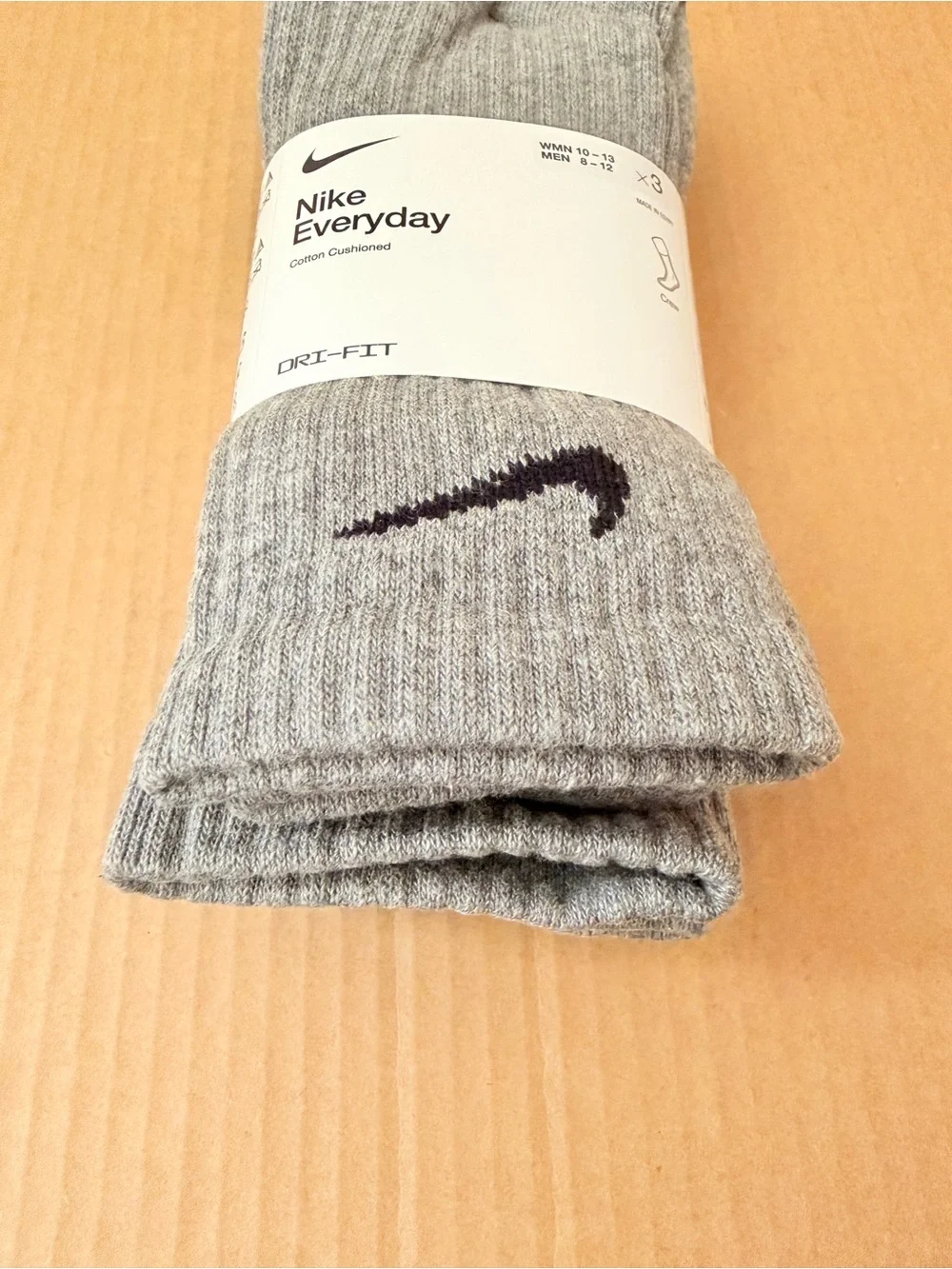 Nike Everyday Cotton Cushioned Dri- Fit Crew Socks 3 Pairs Gray Size L (8-12)